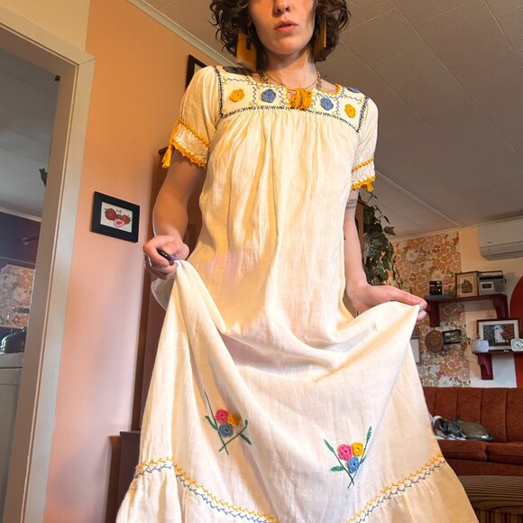 1960s Hippie Hand embroidered crochet edge polycotton Prairie scandinavian maxi - Picture 2 of 14
